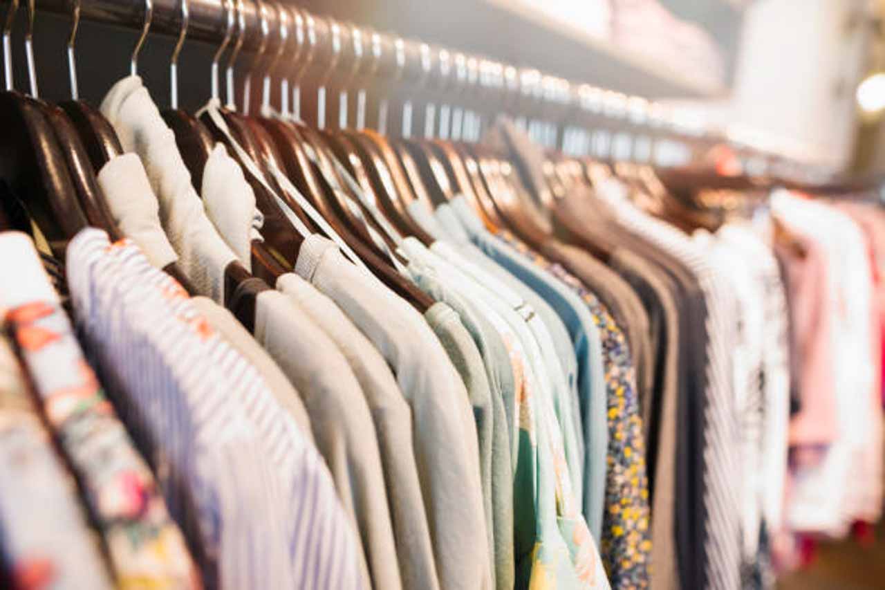 Bán online quần áo nên nhập hàng ở đâu?